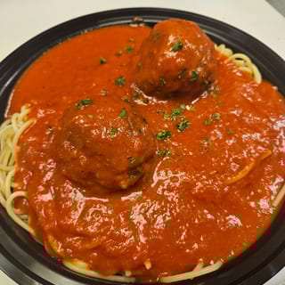 Pasta w/ Tomato Sauce and Meatballs