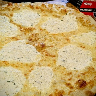 LG White Pizza