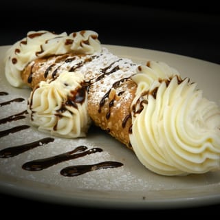 CANNOLI